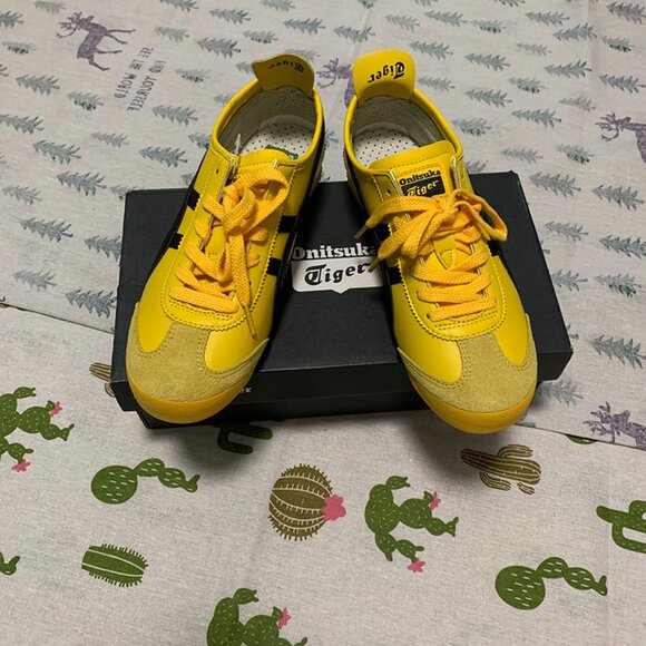 Onitsuka Tiger Mexico 66 Yellow And Black Sports Casual Shoes